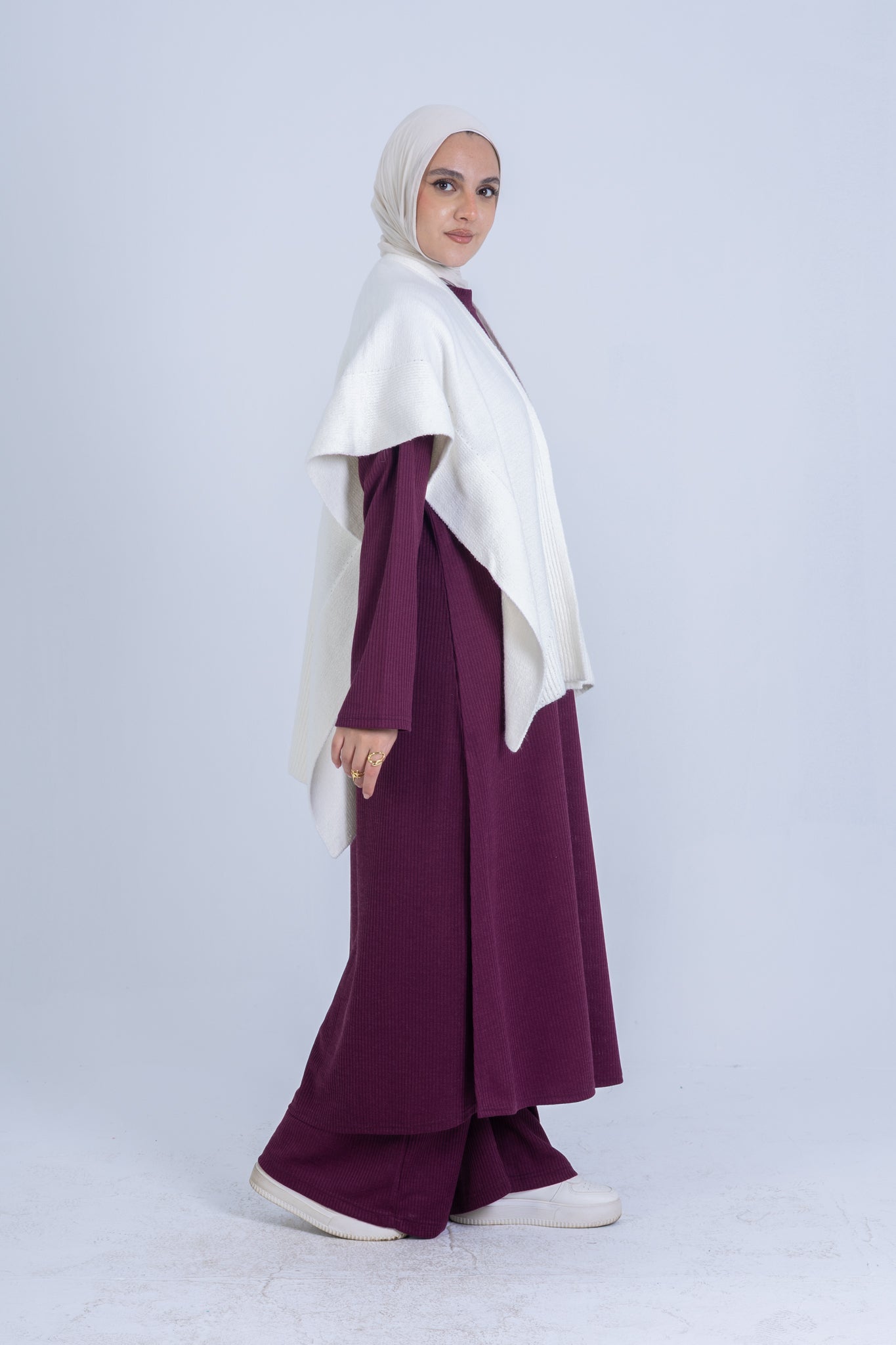 Esia Cape
