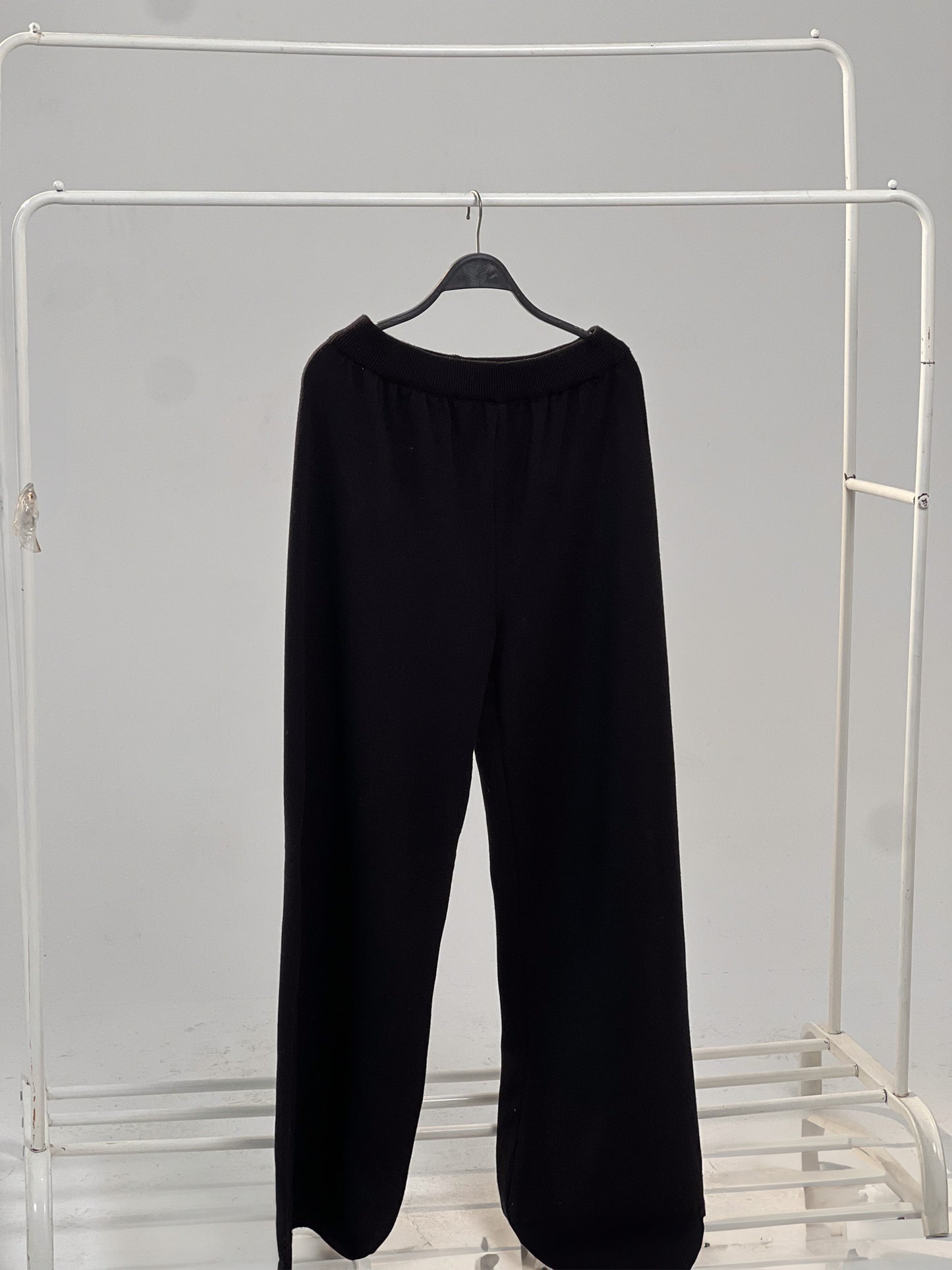 Wide-leg wool pants