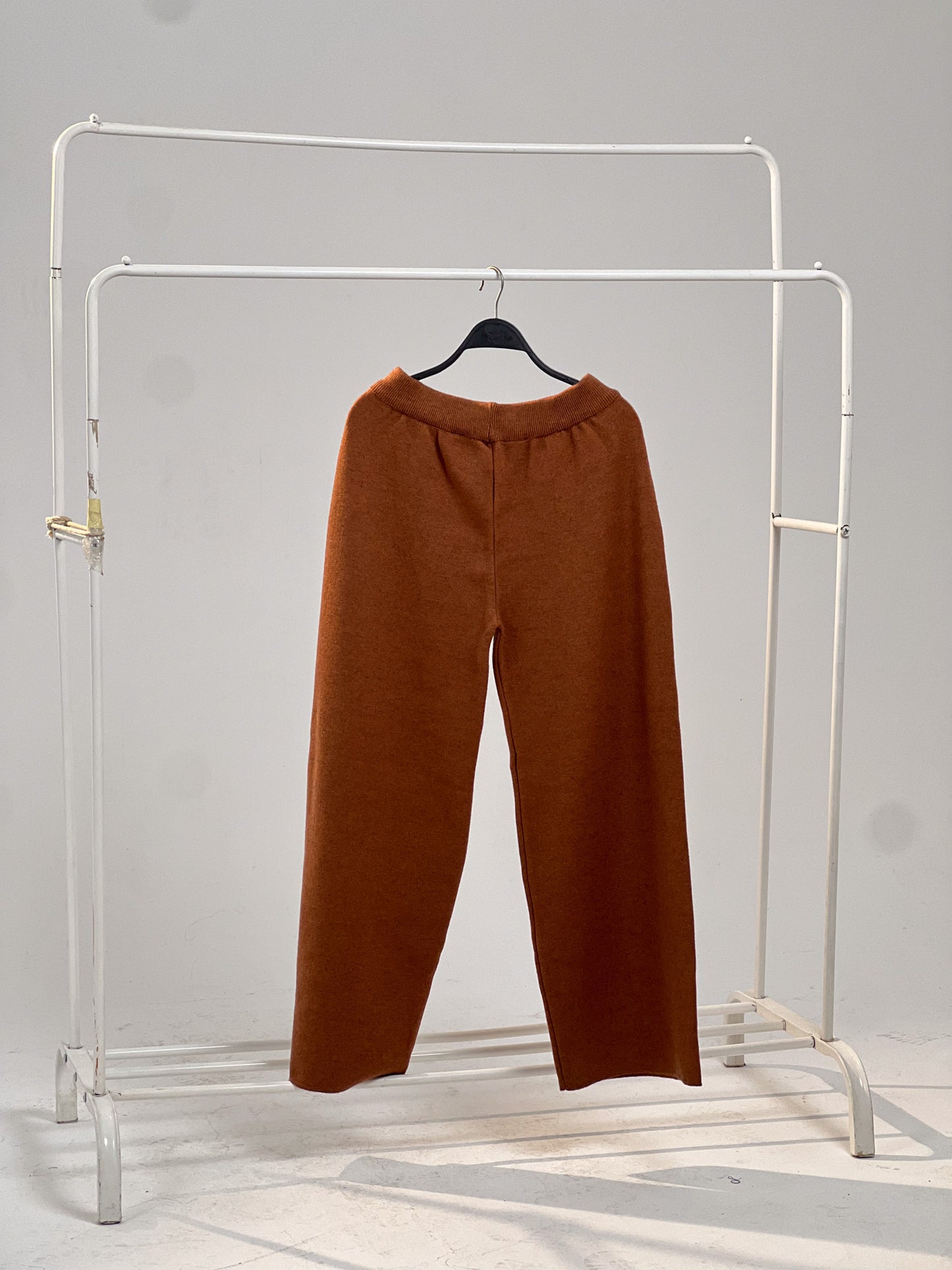 Wide-leg wool pants