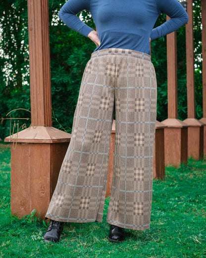Pleated check trousers